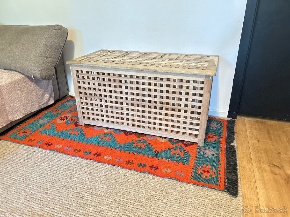 prídavný stolík akácia