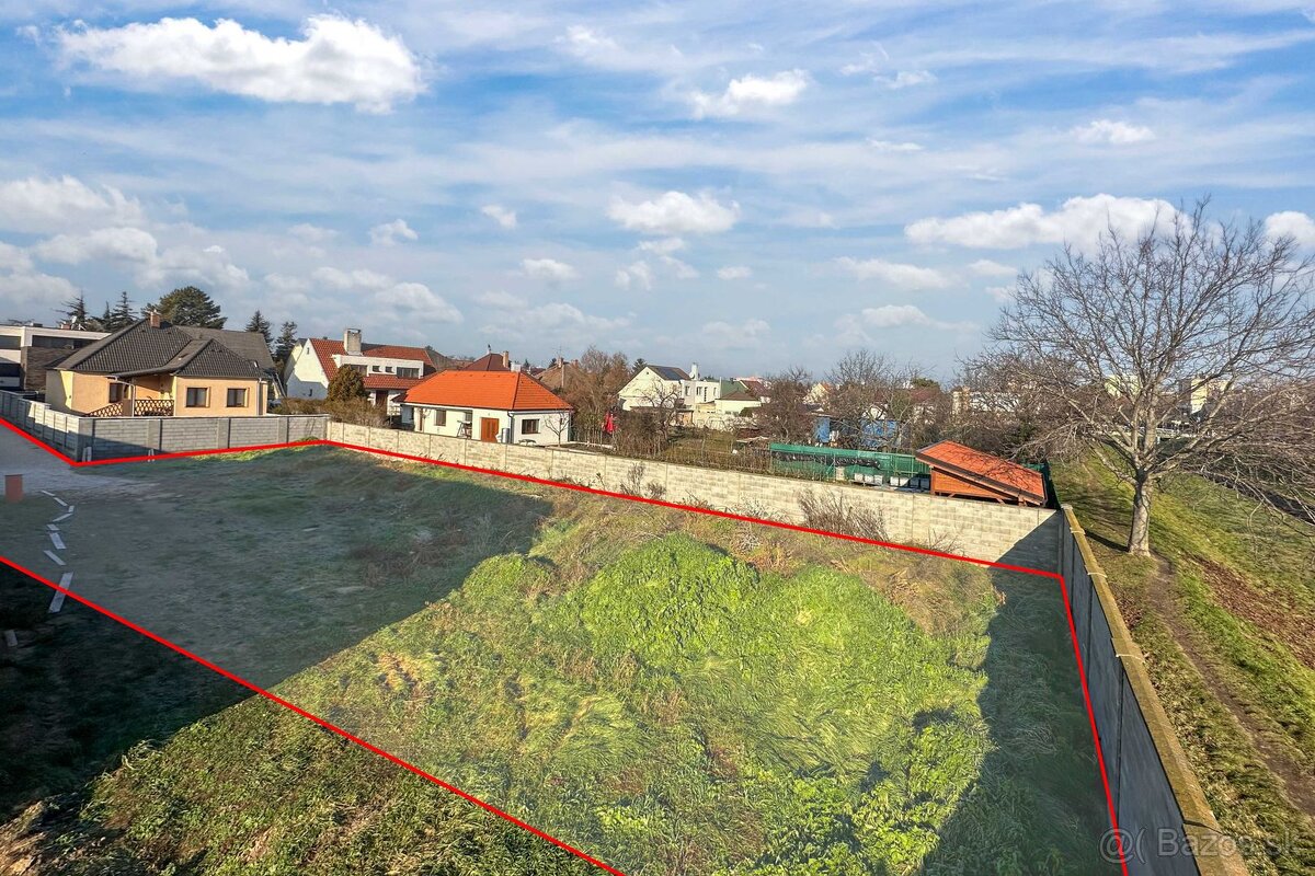 Na PREDAJ Slnečný, stavebný pozemok ,oplotený v obľúbene