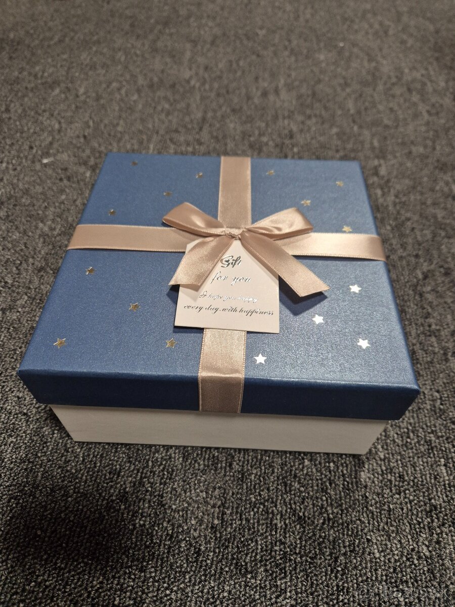 21ks darčekových krabíc