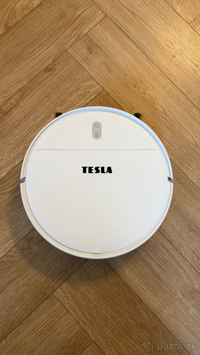 Robotický vysávač Tesla RoboStar iQ100