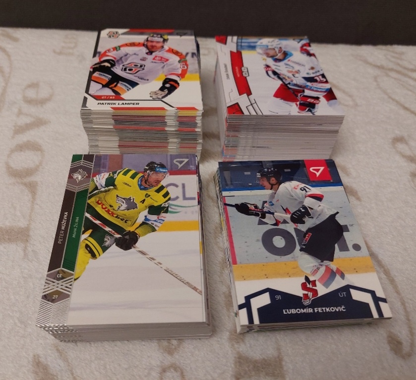 Hokejové karty - vyše 200 ks
