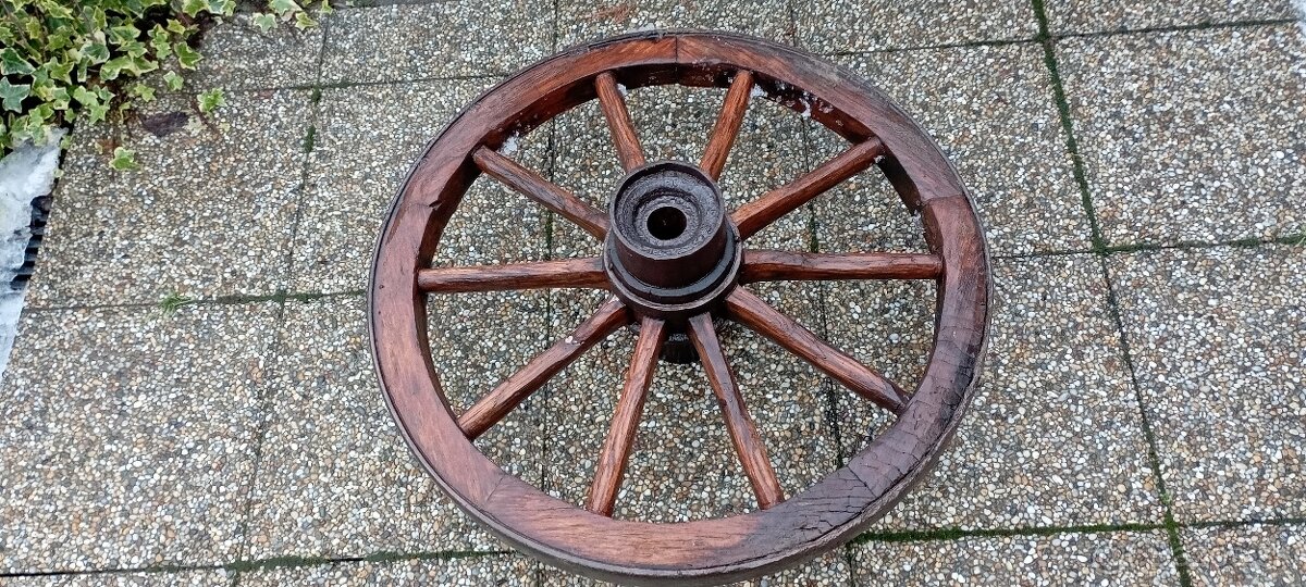 Staré drevené koleso 2