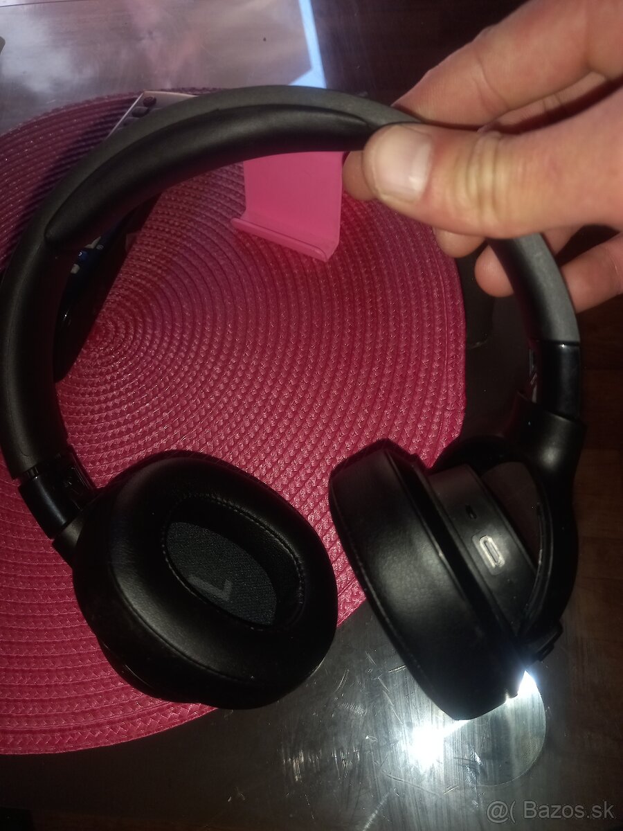 JBL SLUCHADKA NA BLUTUT