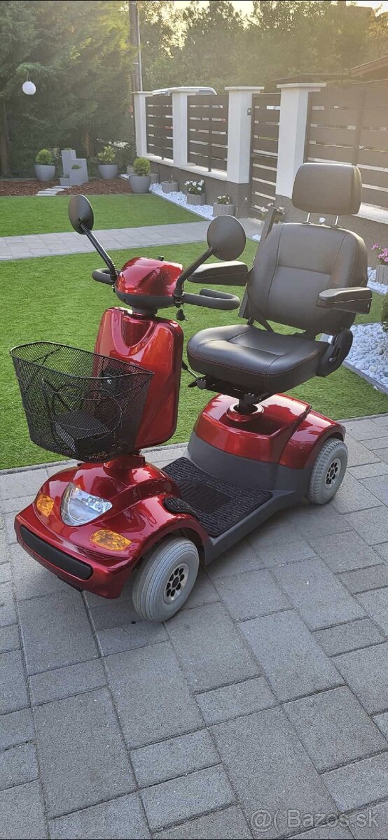 Elektrický invalidný vozík, skúter moped pre seniorov