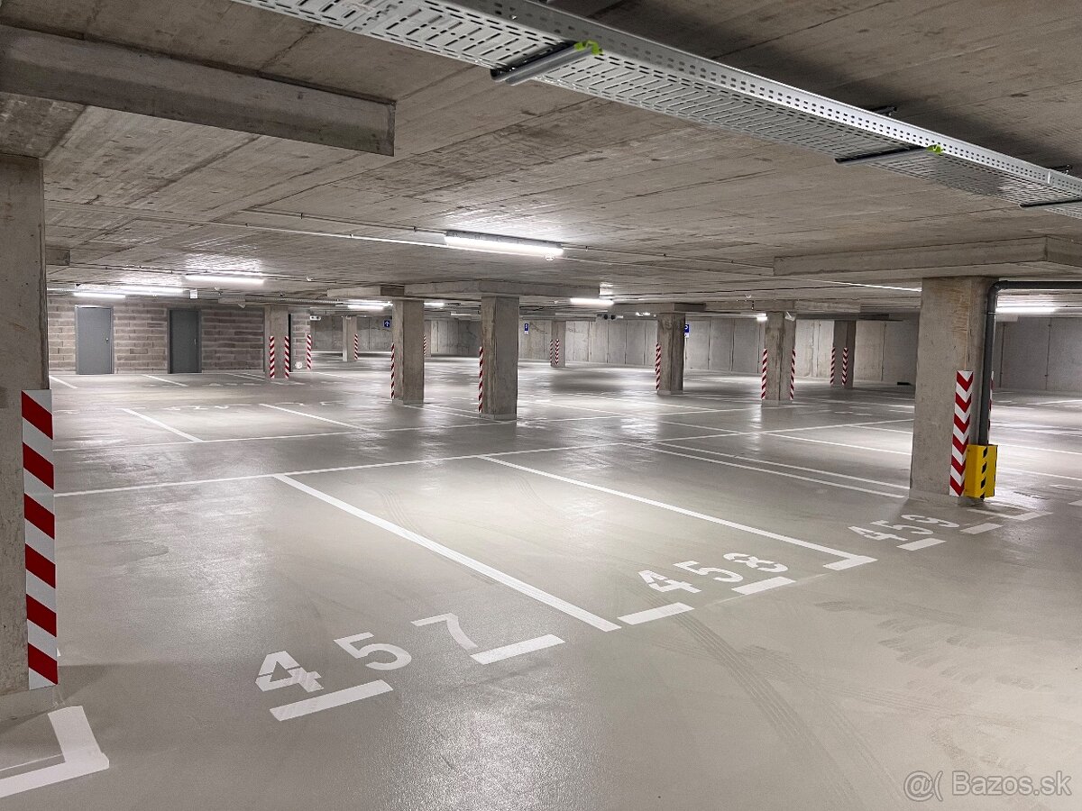 Parkovacie státie v Omnia Bussines Center, Tomášikova 28