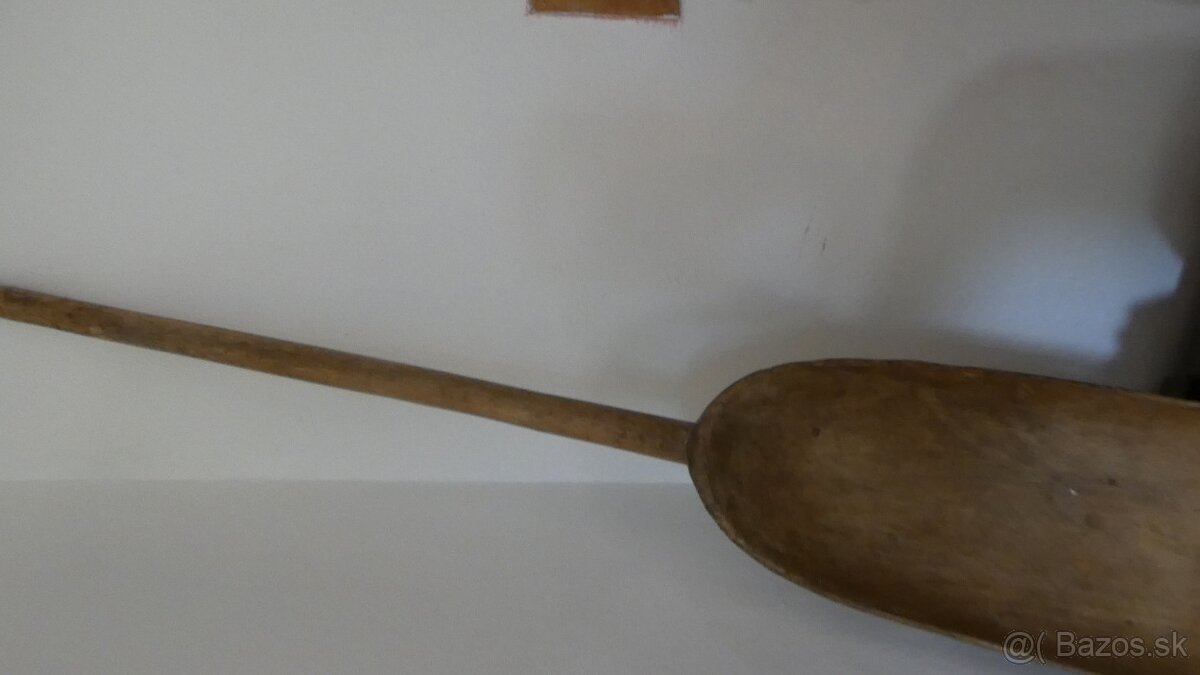 velka drevena lyžica
