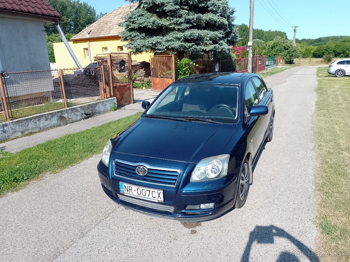 Toyota Avensis limuzina