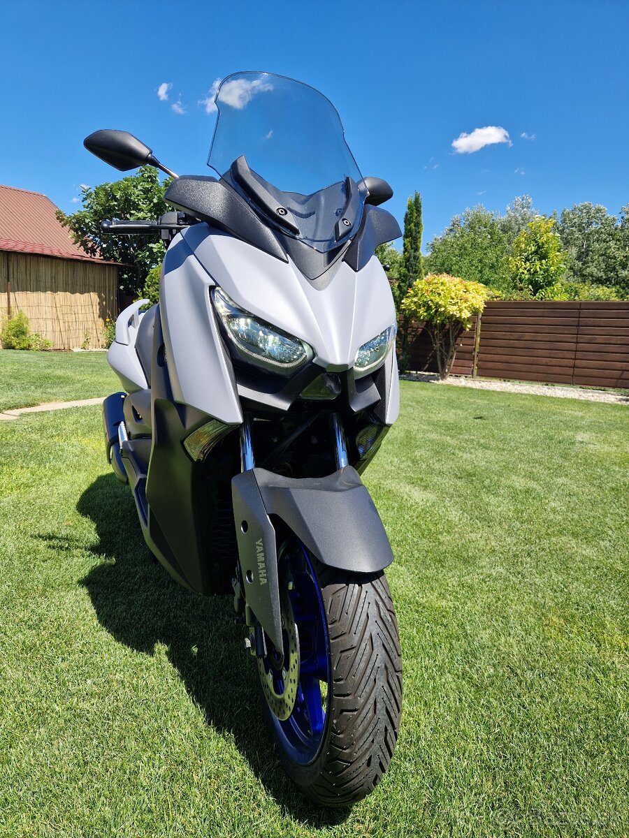 Yamaha X-max 300