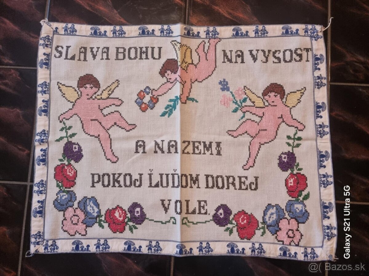 vyšívaná nástenka
