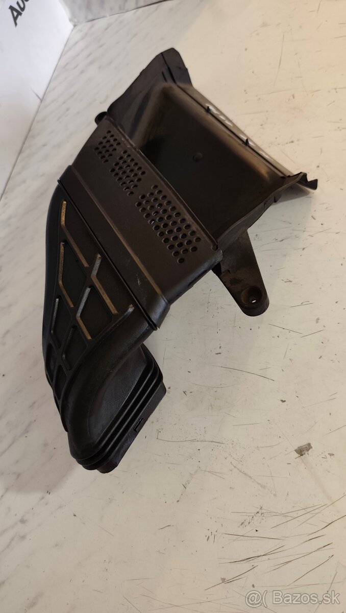 Privod vzduchu Audi A4 B8 2.0 tdi