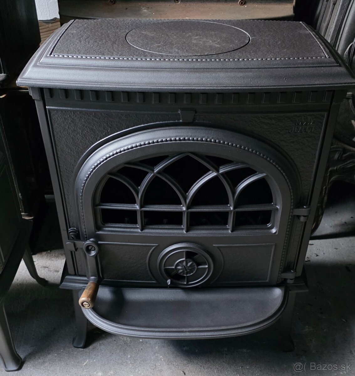 Liatinové kachle Jotul F 3 čierný lak