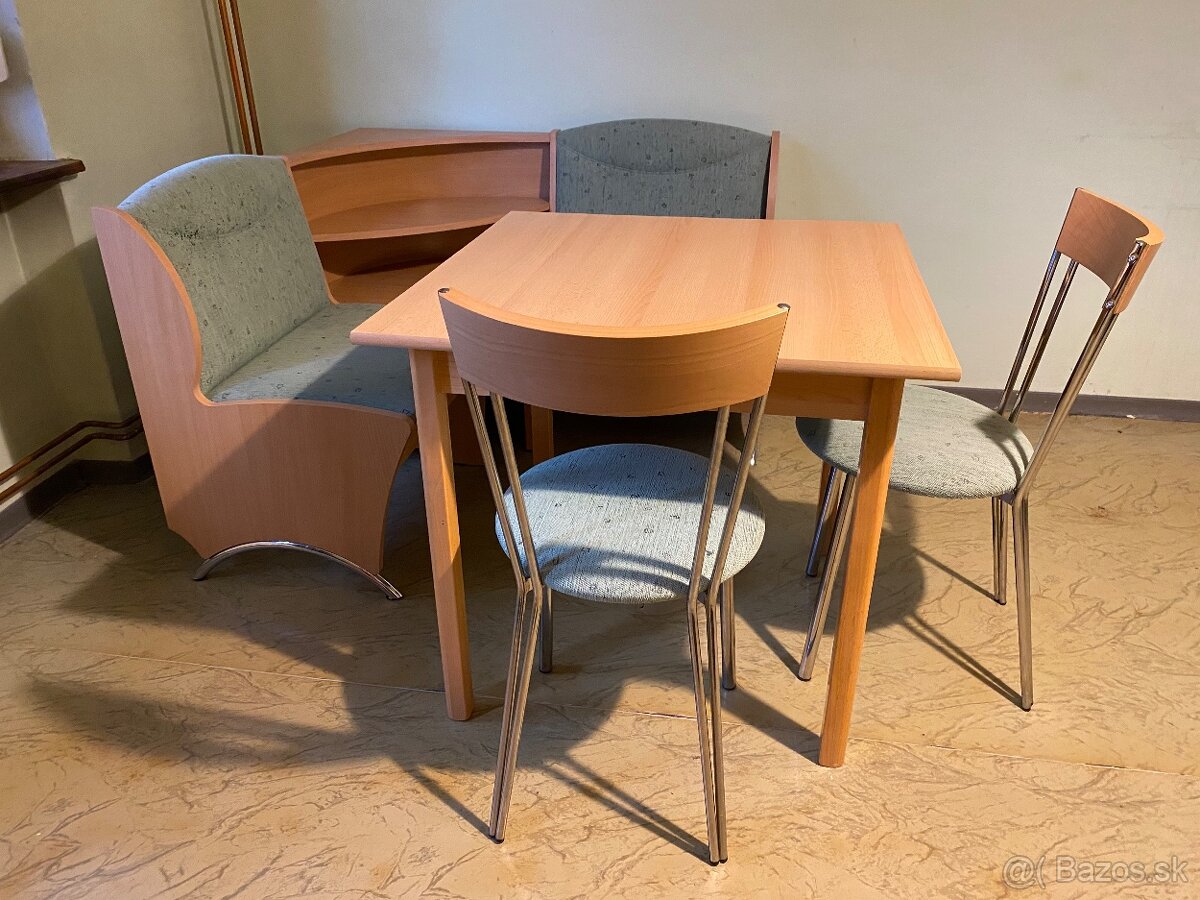 Rohová kuchynská lavica