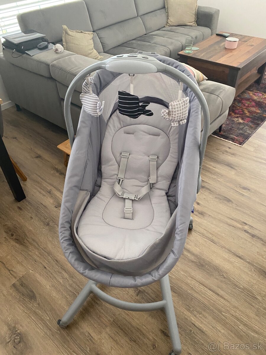 Prenosná postieľka, stolička na príkrm