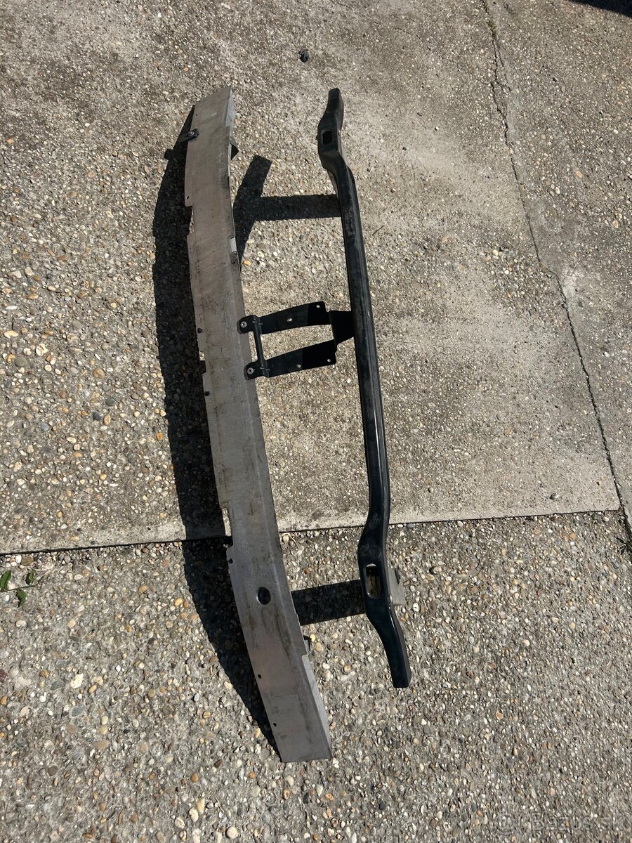 Predná vystuha BMW f10