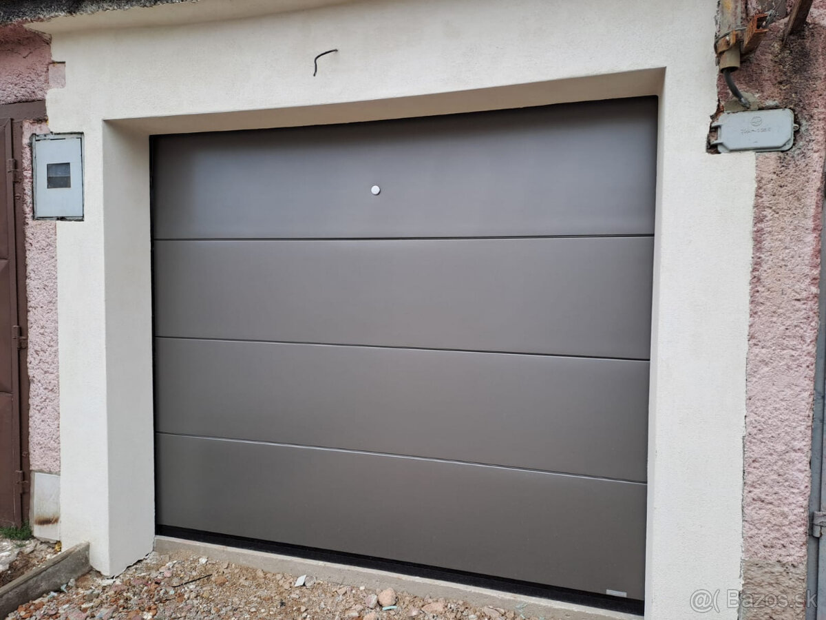Sekčné zateplené brány s pohonom 30ks
