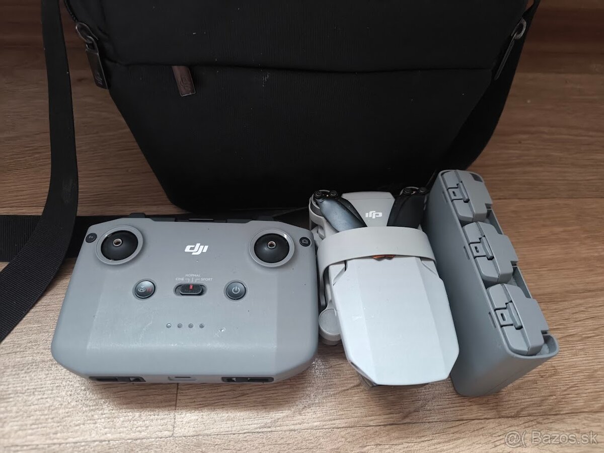 DJI mini 2 fly combo