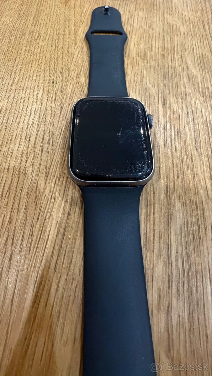Predám Apple Watch 5. 44mm