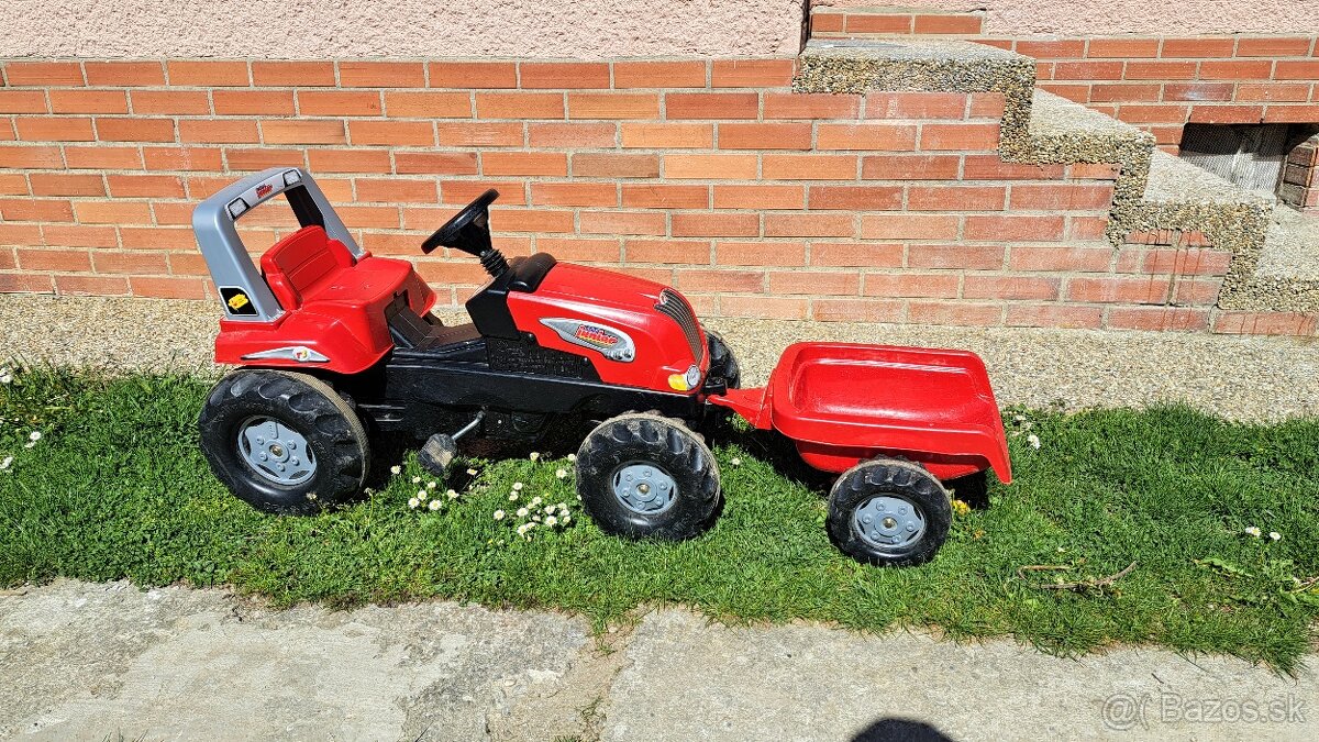 Šlapací traktor