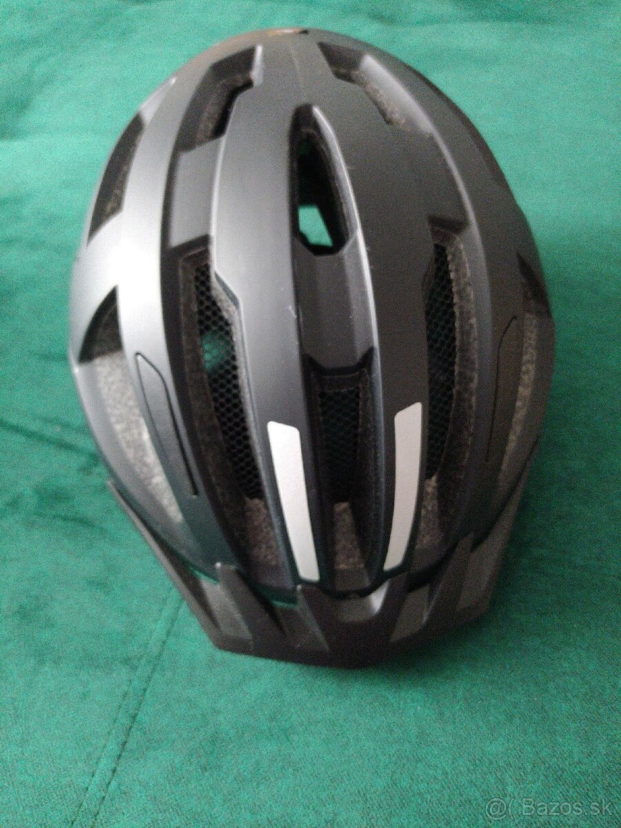Cyklistická prilba