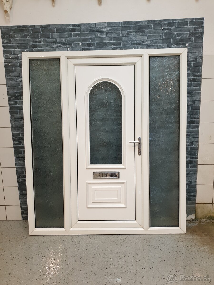 Plastove dvere č. 297. 180x206cm P