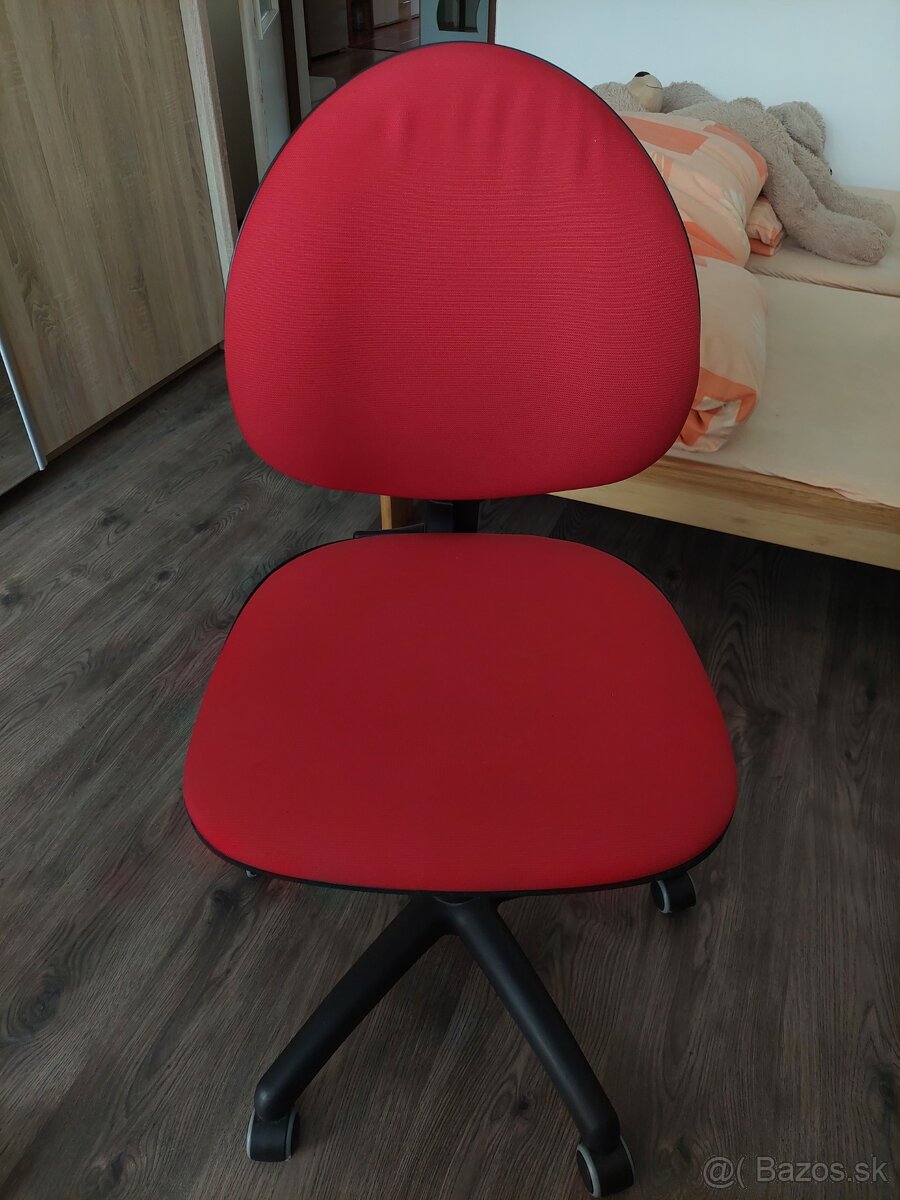 Študentská stolička