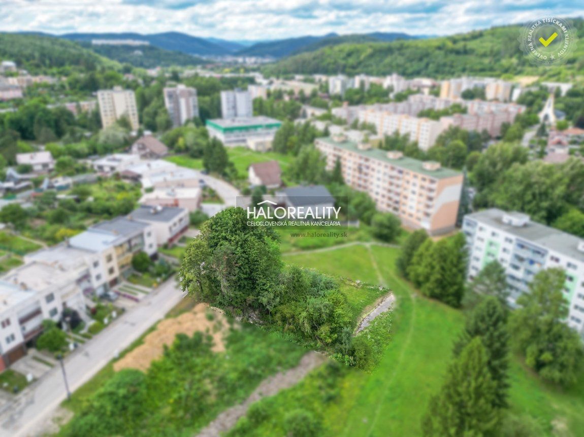 HALO reality - Predaj, pozemok pre rodinný dom 482 m2 Pova