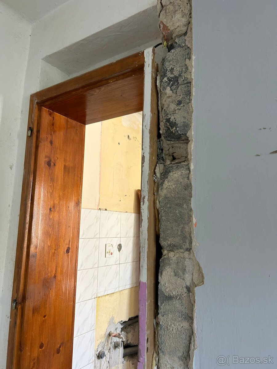 Dvere masívne s oblôžkami