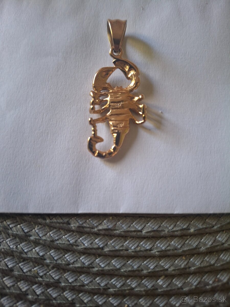 Pozlátený prívesok