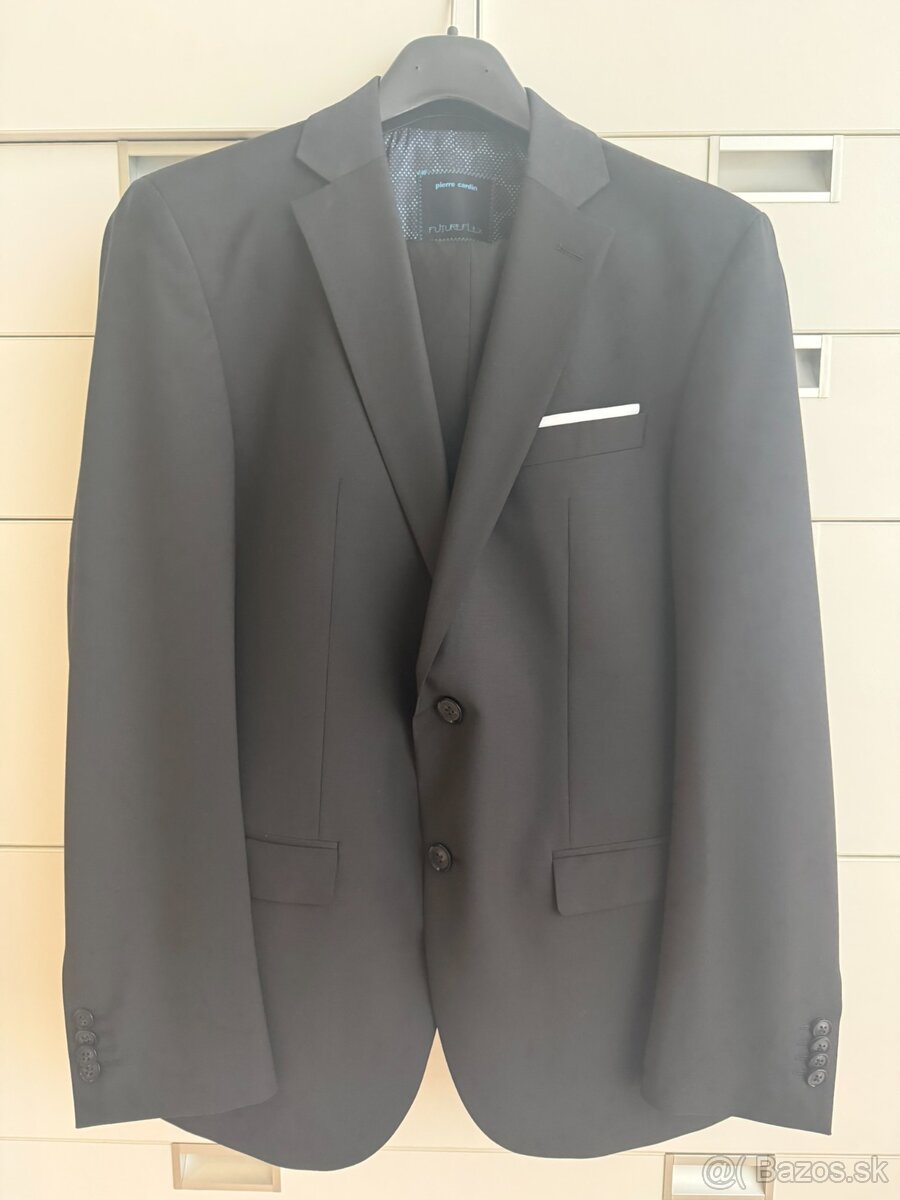 Pánsky oblek Pierre Cardin veľ.48 čierny