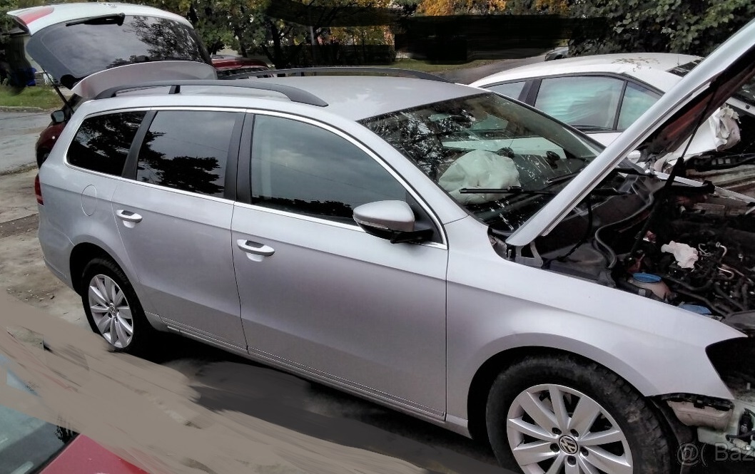 predám DVERE Volkswagen Passat B7 2.0 TDi 2013 COMBI VARIANT
