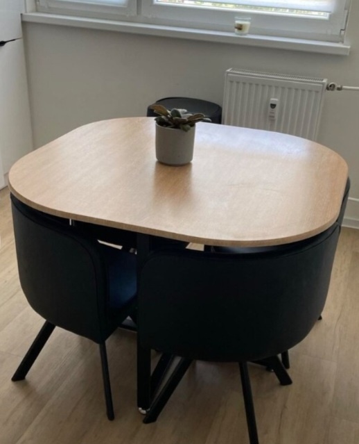 Kuchynsky stol + 4ks stolicky