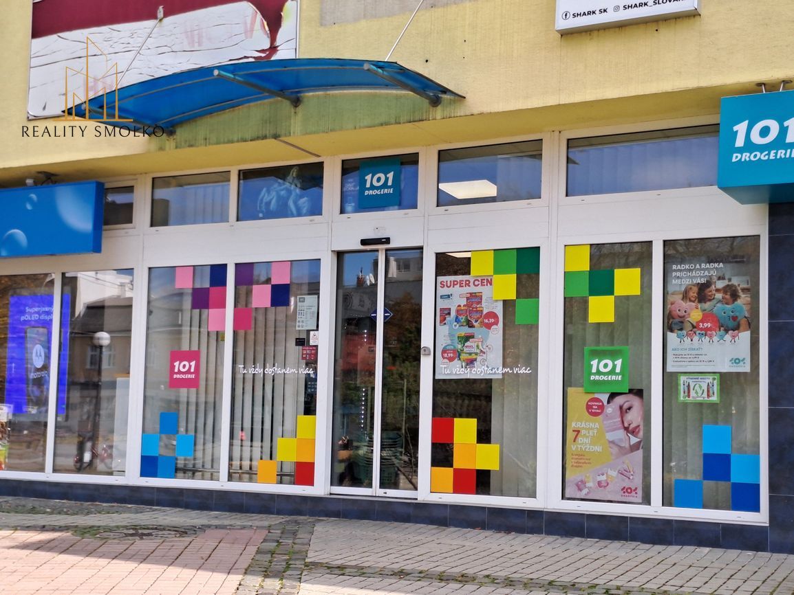 Na prenájom obchodný priestor v centre mesta Humenné.