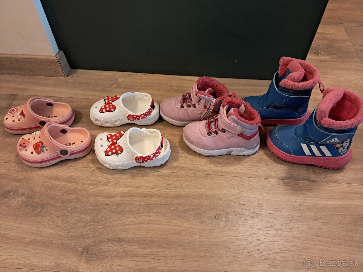 Predam dievcenske zimne topanky velkost 22