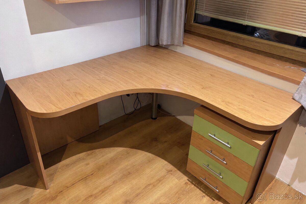 Pisací stôl - rohový
