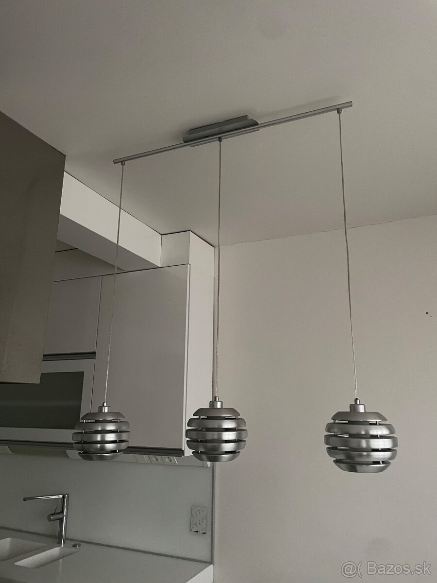 Závesné kovové svietidlo
