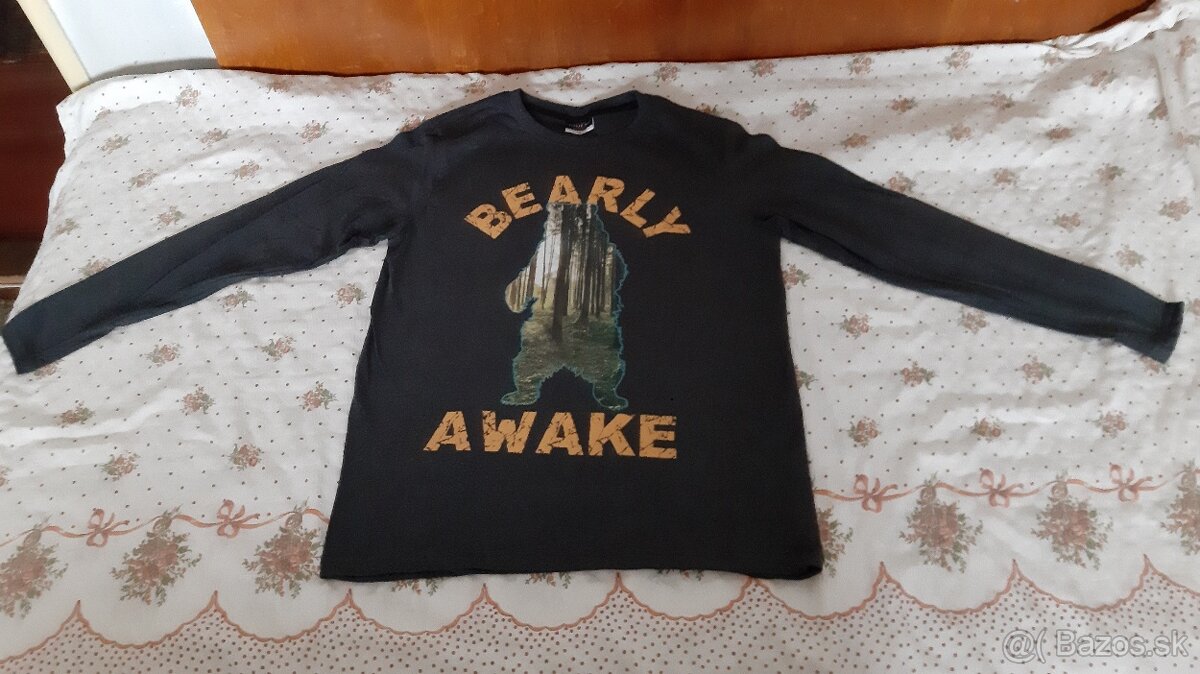 Predám pyžama.