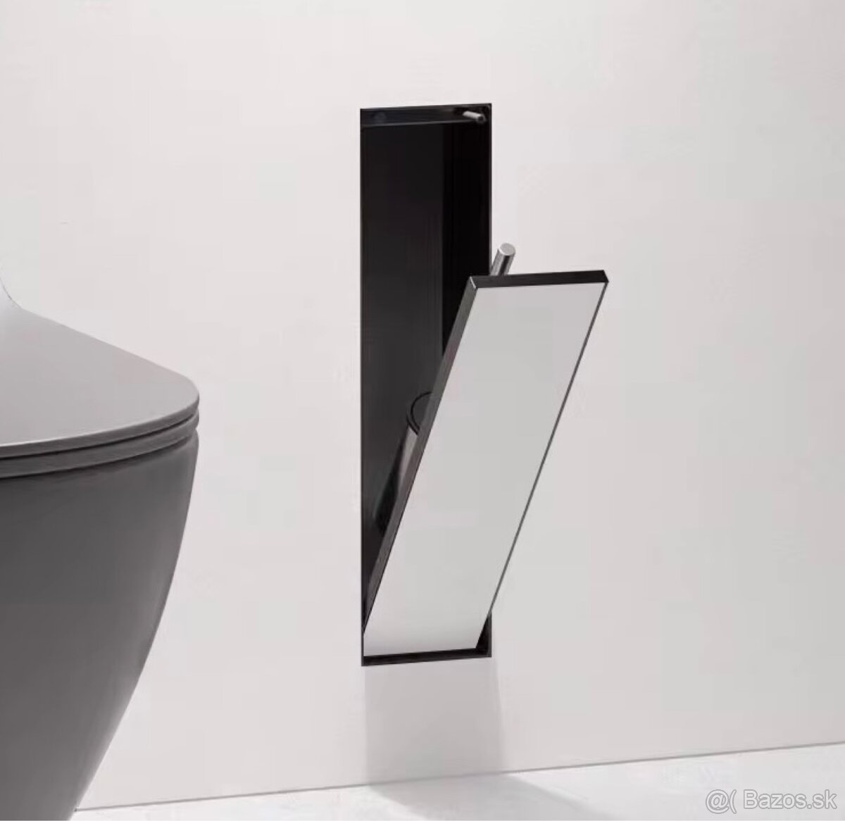 WC kefa pod omietku.