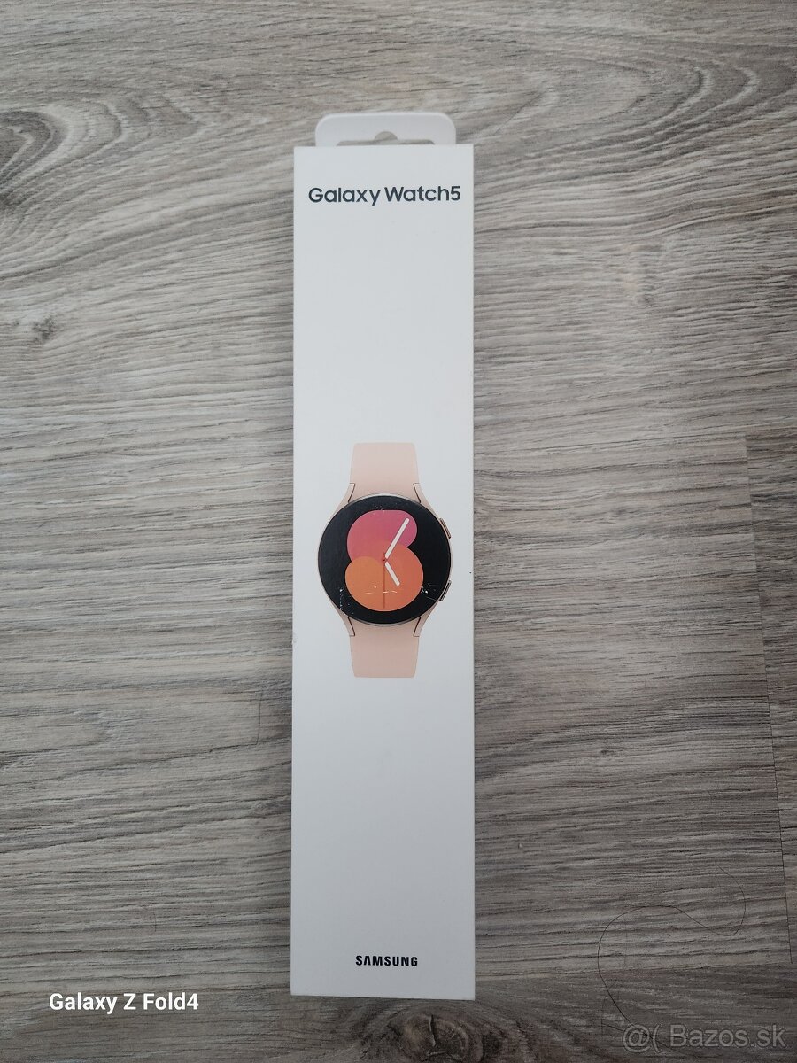 Predám hodinky Samsung Galaxy Watch 5 ako nové len zapnuté .