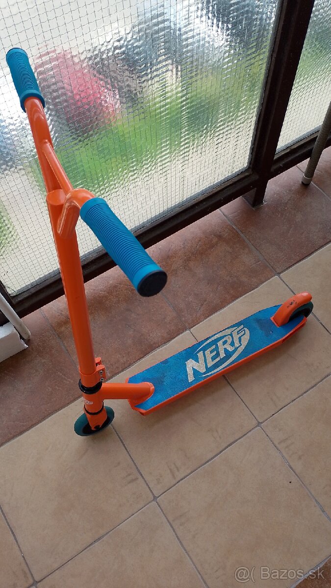 Kolobezka freestyle NERF