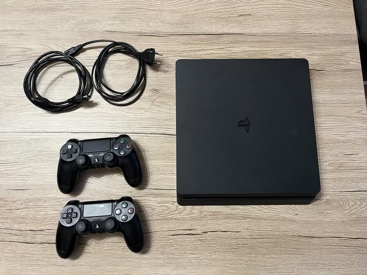 PS 4 SLIM 1TB