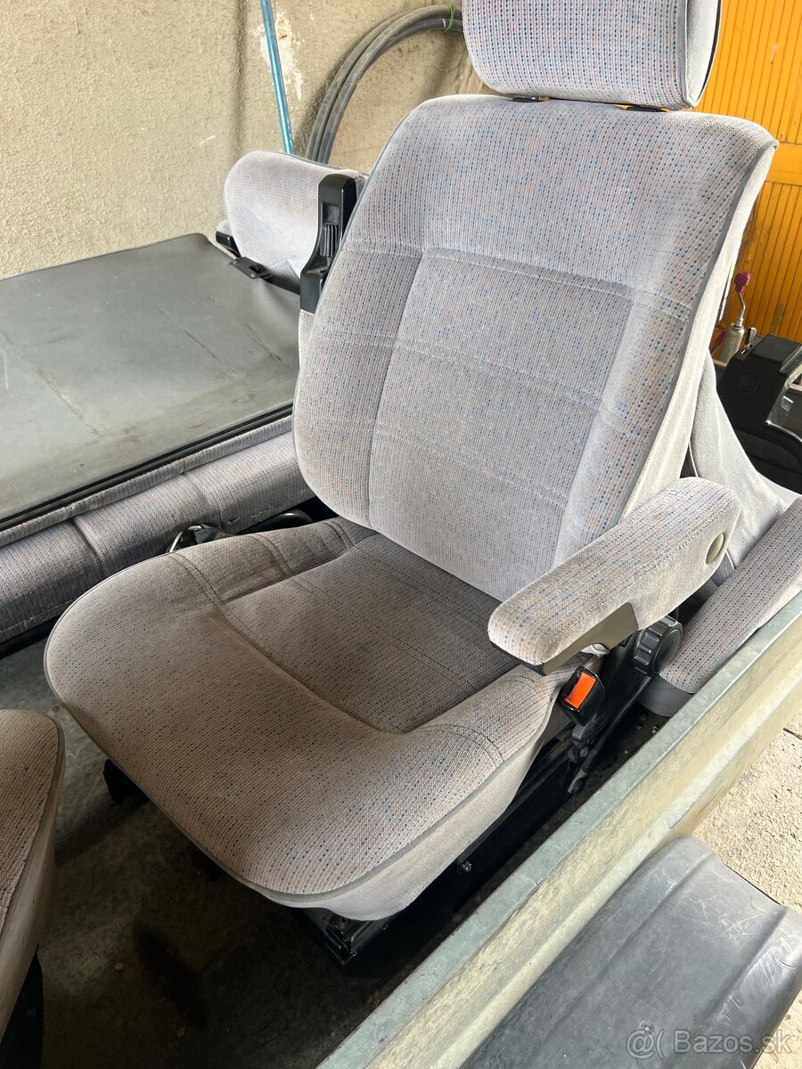 Interiér VW Multivan t4