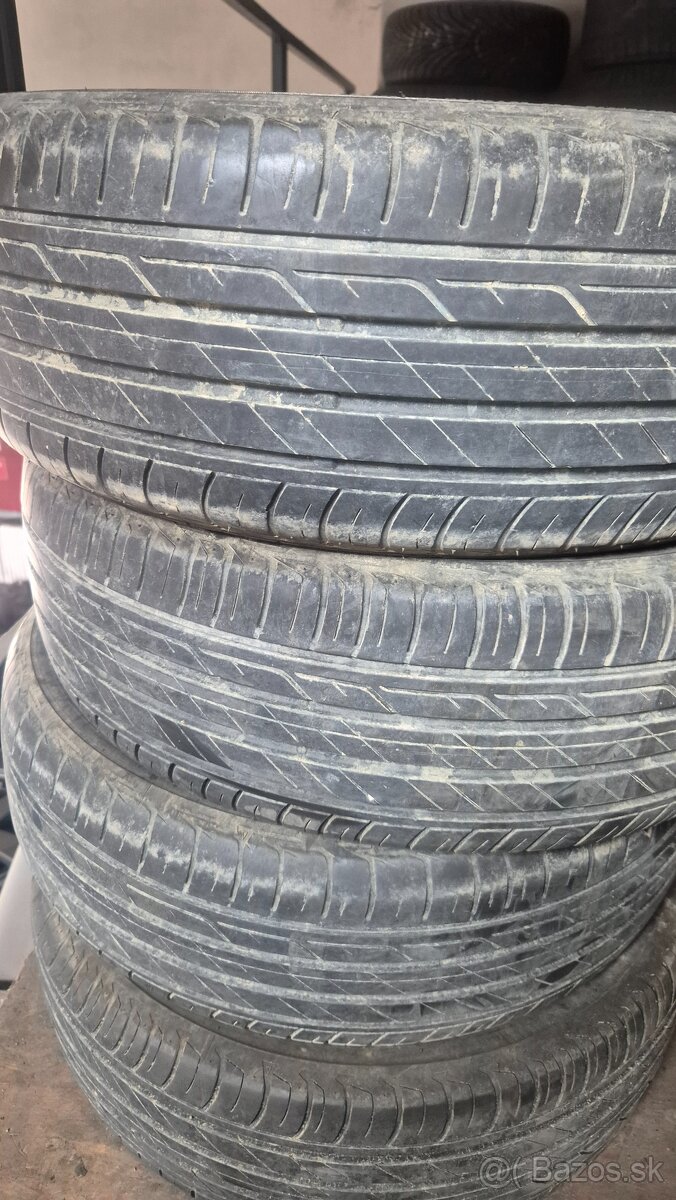 195/60R16 89H