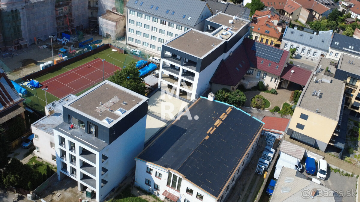 Novostavba - priestranný 4 izbový byt + terasa + garážové st