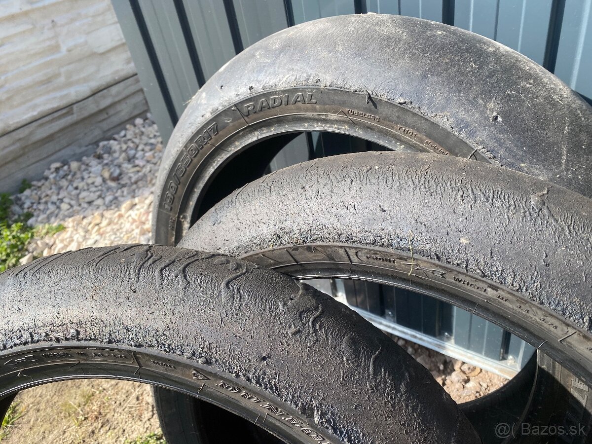 Moto pneumatiky