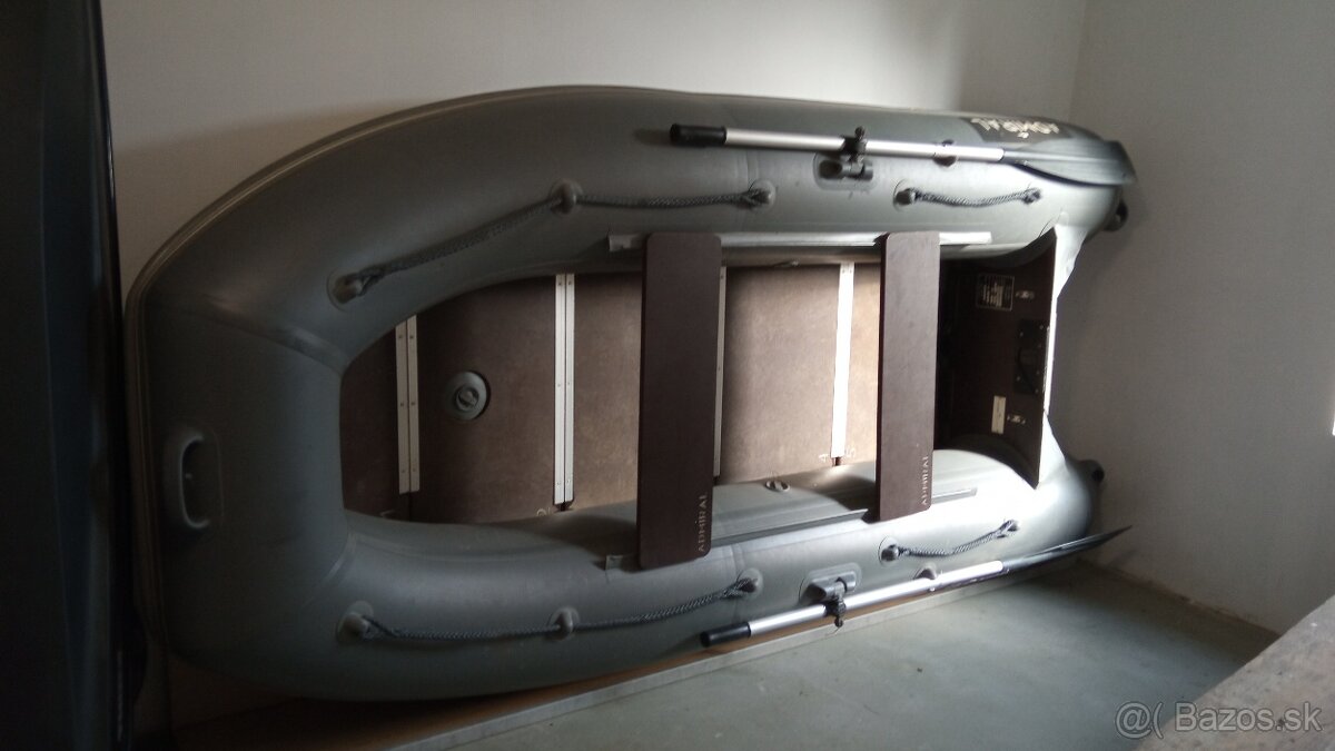 Čln, sonar,motor a príslušenstvo