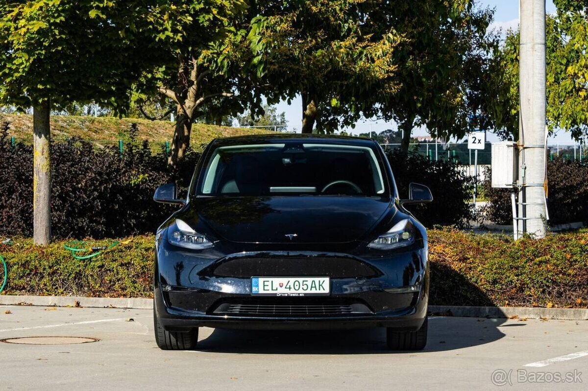 Tesla Model Y Long Range 378kW / TOP STAV /