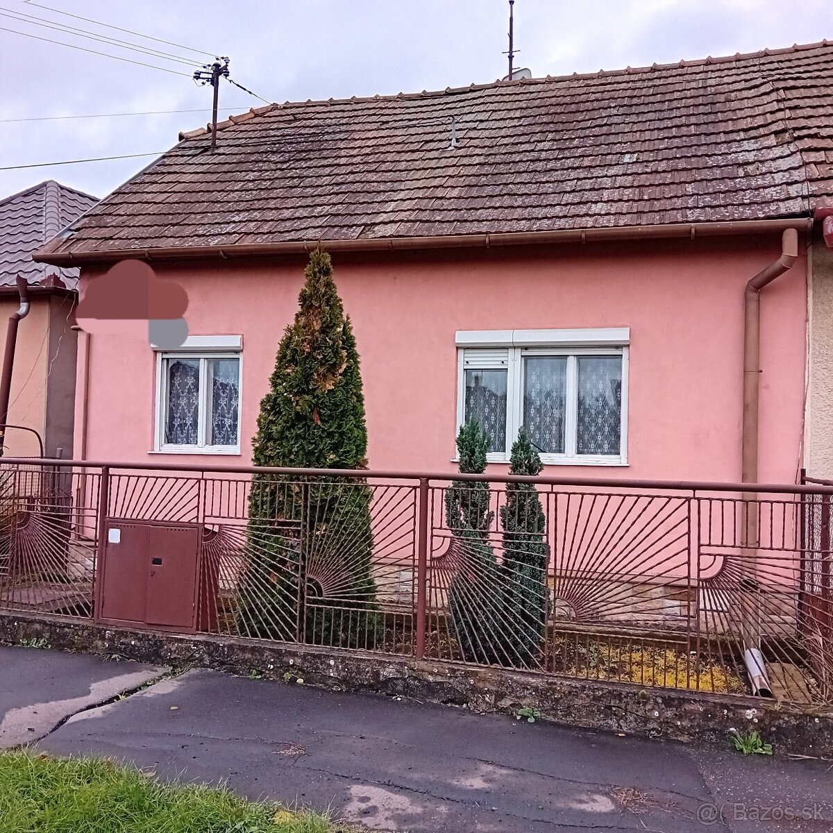 VÝHODNE-DOM Predaj Levice-3 izbový, letná kuchyňa,skleník