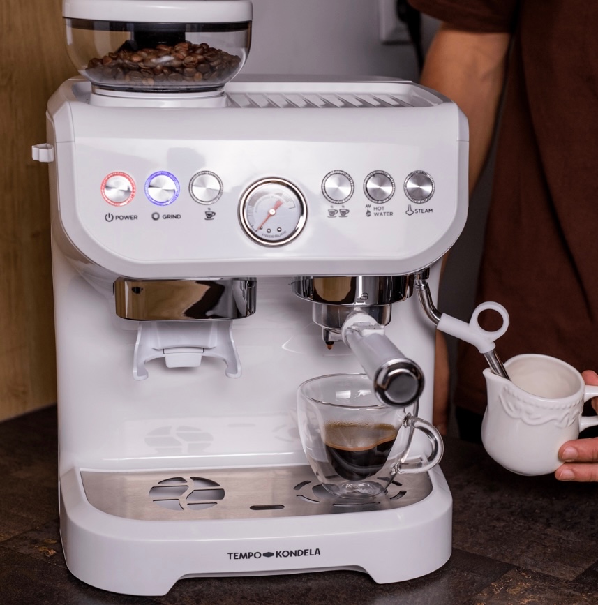 Pákový kávovar - ešte rok v záruke - nepoužívaný 