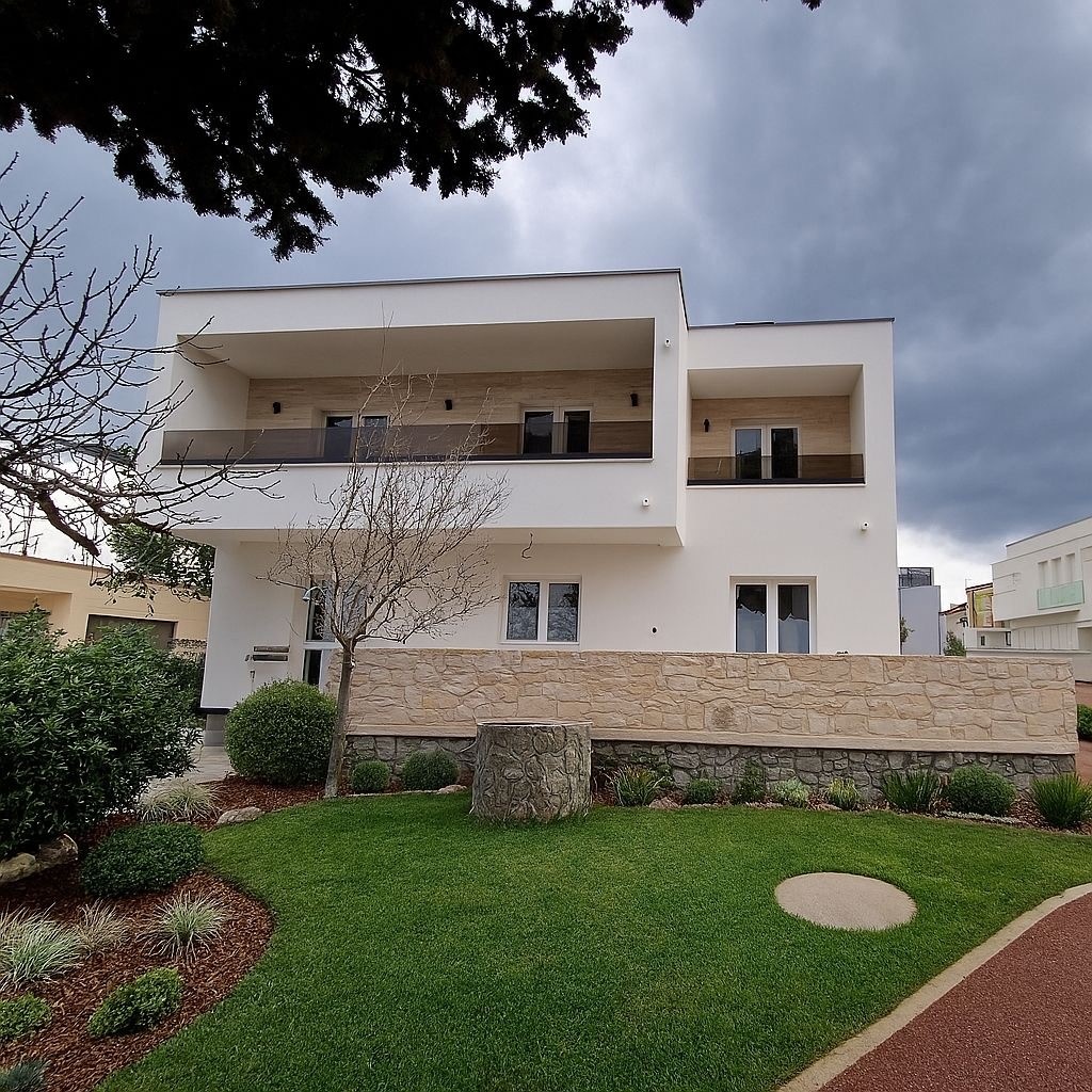 Predám apartmánový dom v oblasti Zadar – Vrsi