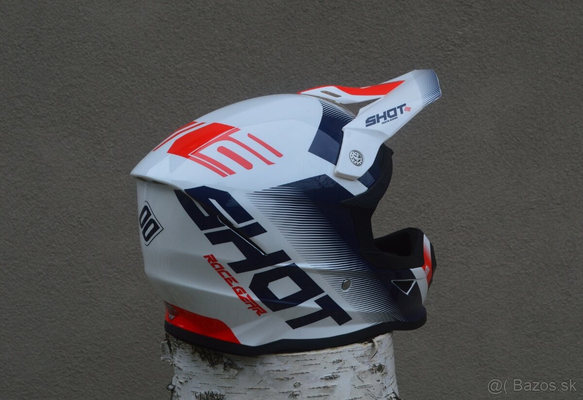 shot prilba perleťová červená modrá, okuliare biele